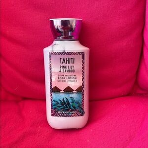 Bath & Body Works Tahiti Pink Lily & Bamboo Lotion - Pink & Silver Cap